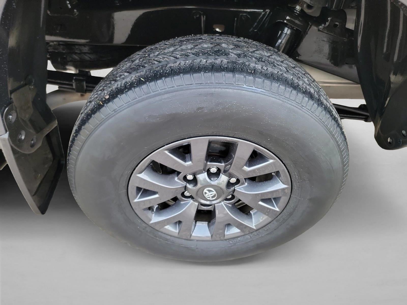 2022 Toyota Tacoma 2WD 2WD SR5 Double Cab 5' Bed V6 AT (GS)
