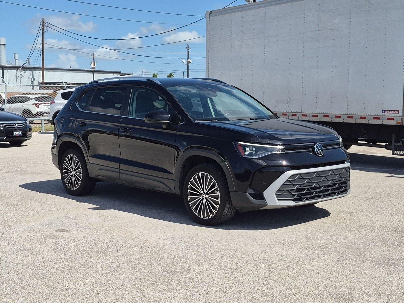 2025 Volkswagen Taos SE FWD