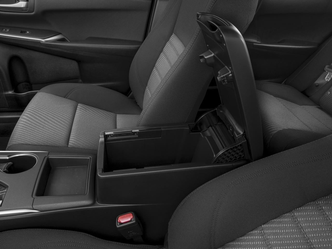 2016 Toyota Camry 4dr Sdn I4 Auto XLE (SE)