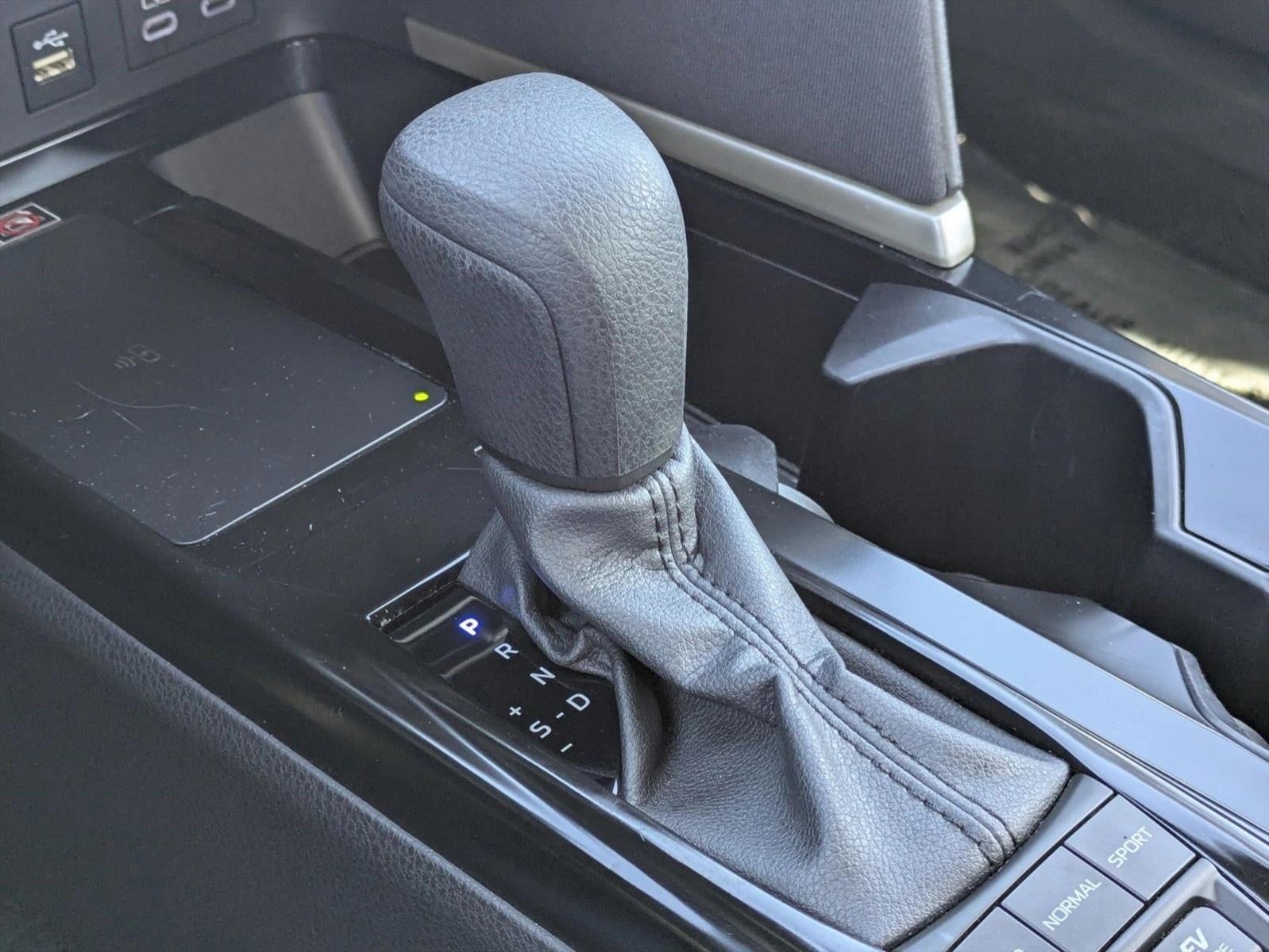 2025 Toyota Camry LE (SE)