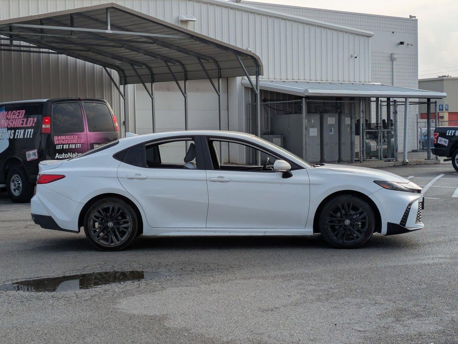 2025 Toyota Camry SE (SE)