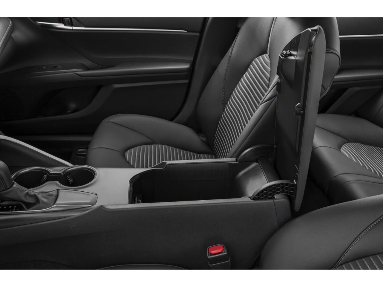 2022 Toyota Camry SE Auto (SE)
