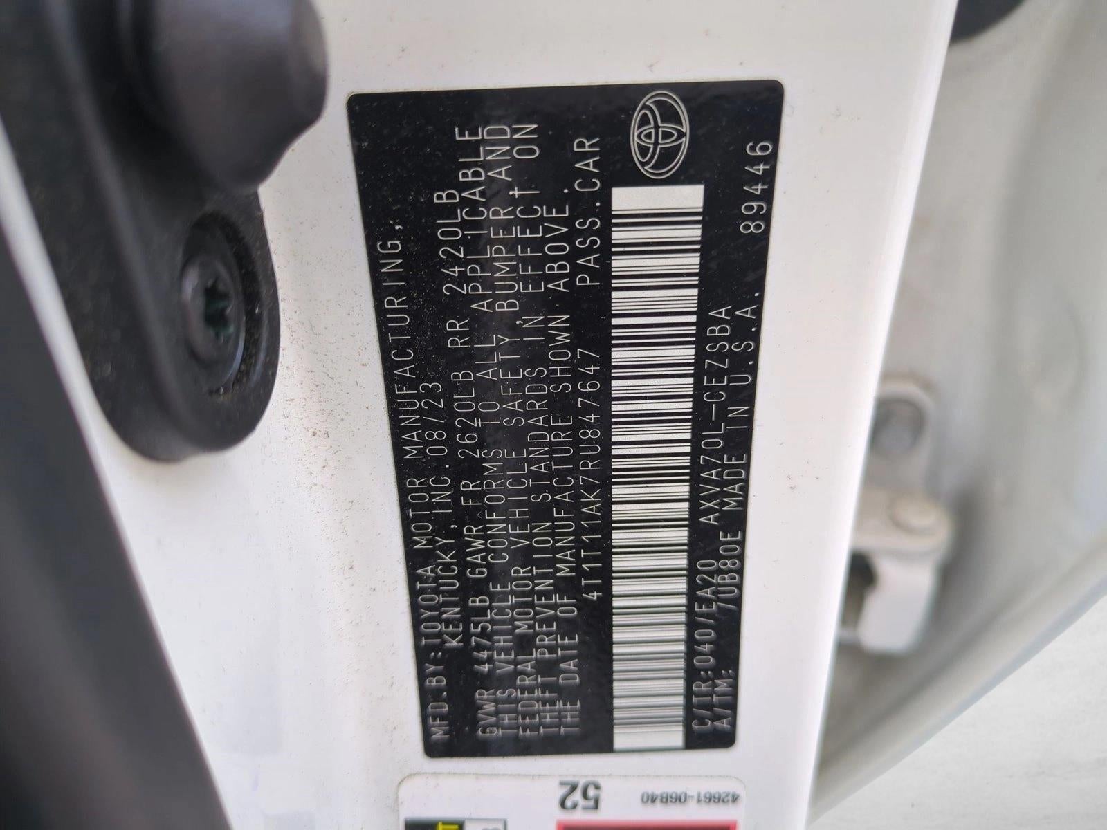 2024 Toyota Camry SE Auto (SE)