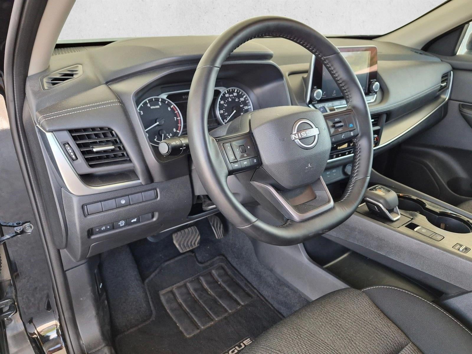 2025 Nissan Rogue FWD SV