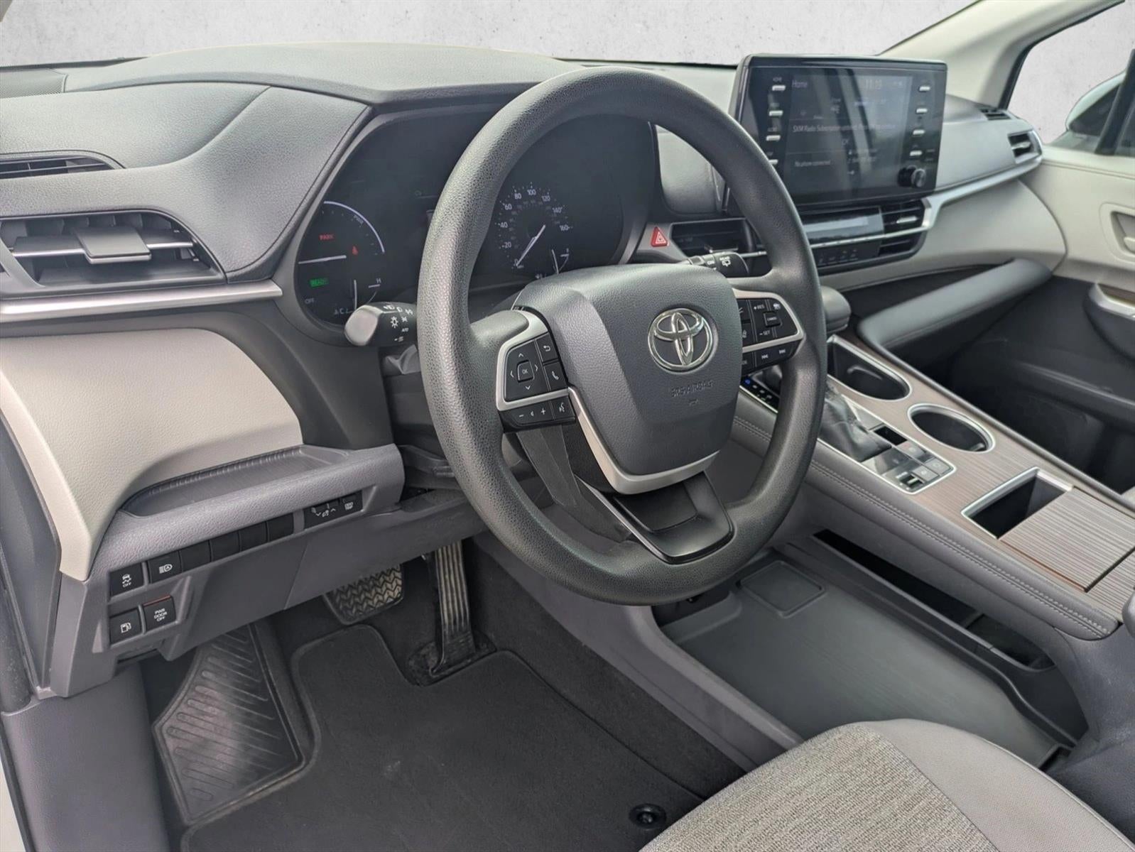 2021 Toyota Sienna LE FWD 8-Passenger (Natl)