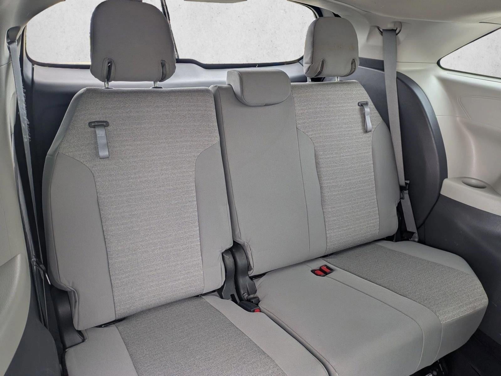 2021 Toyota Sienna LE FWD 8-Passenger (Natl)