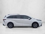 2021 Toyota Sienna LE FWD 8-Passenger (Natl)