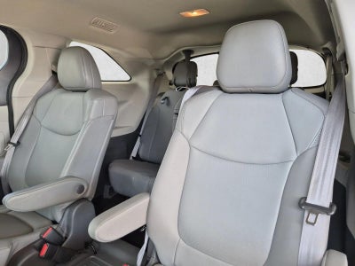 2021 Toyota Sienna XLE FWD 8-Passenger (Natl)