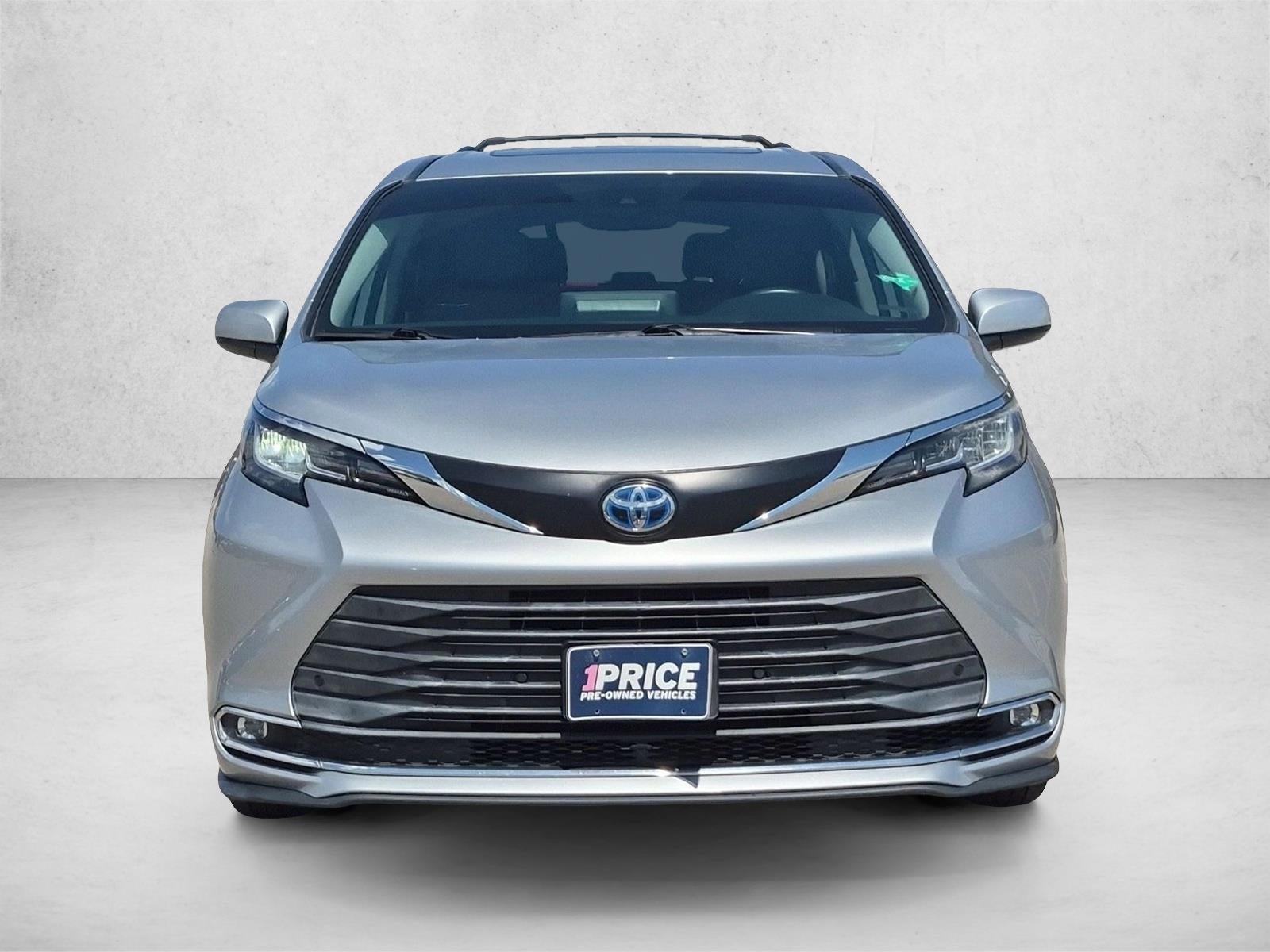 2021 Toyota Sienna XLE FWD 8-Passenger (Natl)