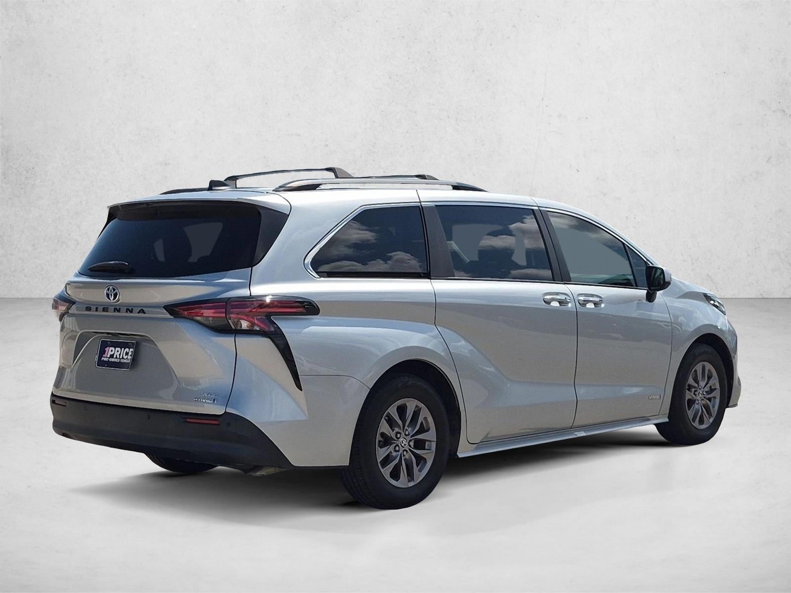 2021 Toyota Sienna XLE FWD 8-Passenger (Natl)