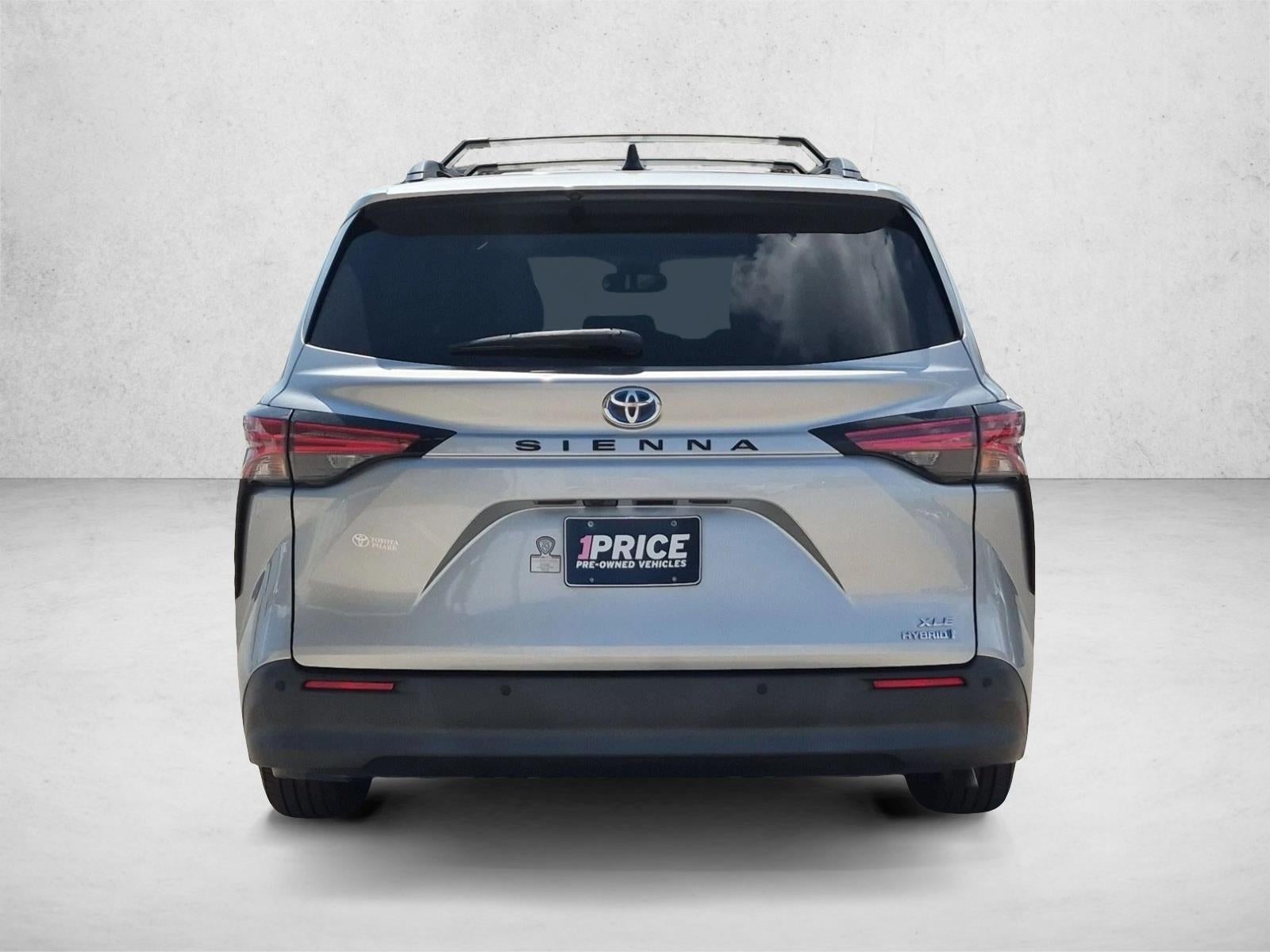 2021 Toyota Sienna XLE FWD 8-Passenger (Natl)
