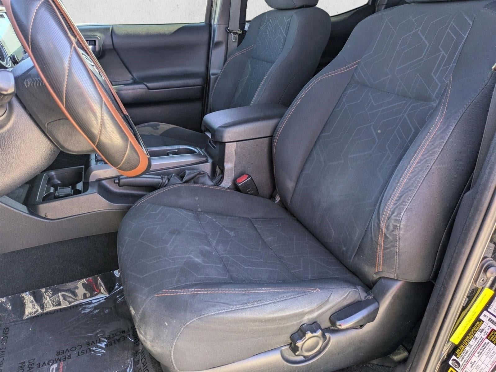 2017 Toyota Tacoma TRD Off Road Double Cab 5' Bed V6 4x4 AT (Natl)