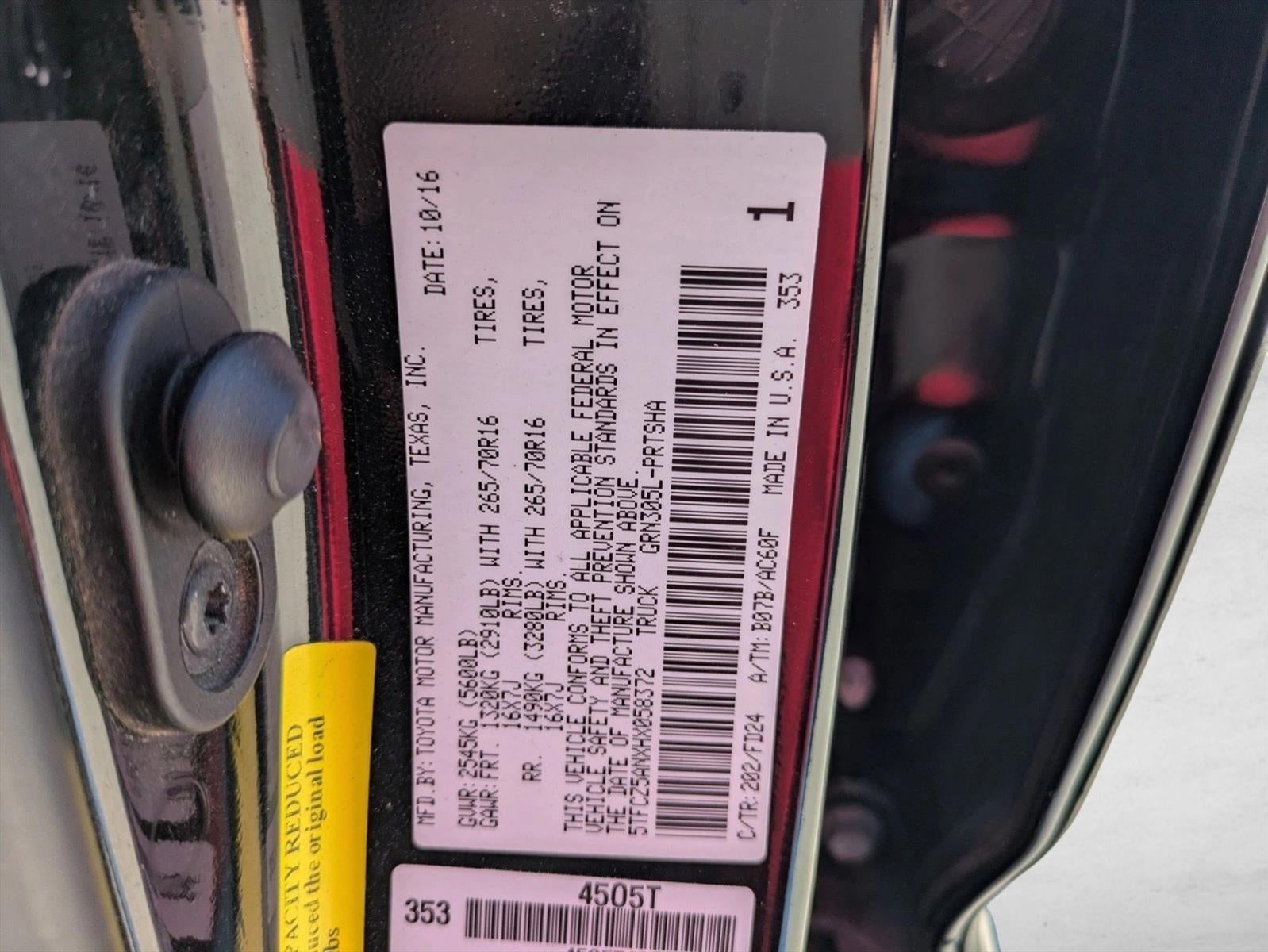 2017 Toyota Tacoma TRD Off Road Double Cab 5' Bed V6 4x4 AT (Natl)