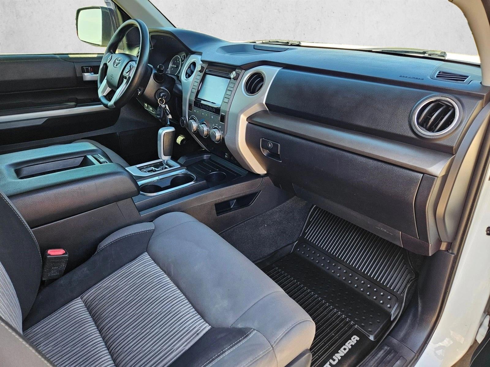 2017 Toyota Tundra 4WD 4WD SR5 CrewMax 5.5' Bed 5.7L FFV (SE)