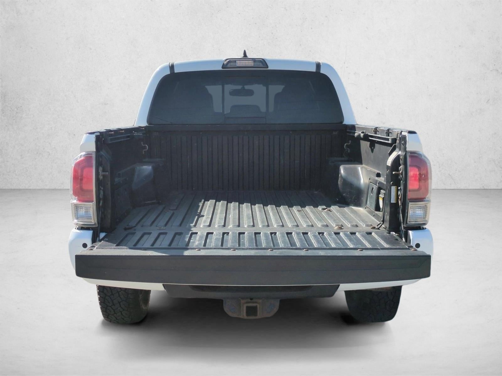 2017 Toyota Tacoma Limited Double Cab 5' Bed V6 4x4 AT (Natl)