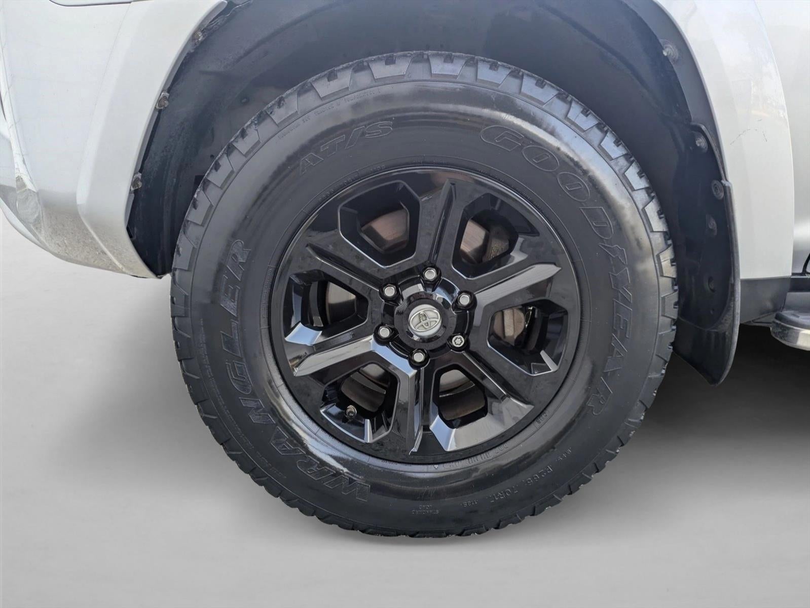 2017 Toyota 4Runner SR5 2WD (Natl)