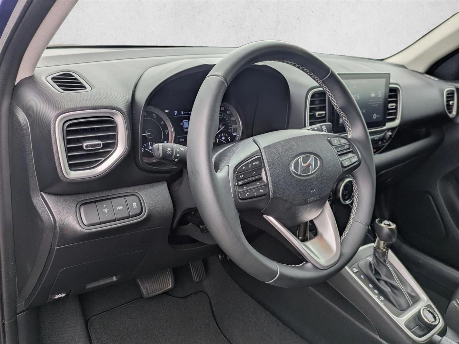 2022 Hyundai VENUE SEL IVT