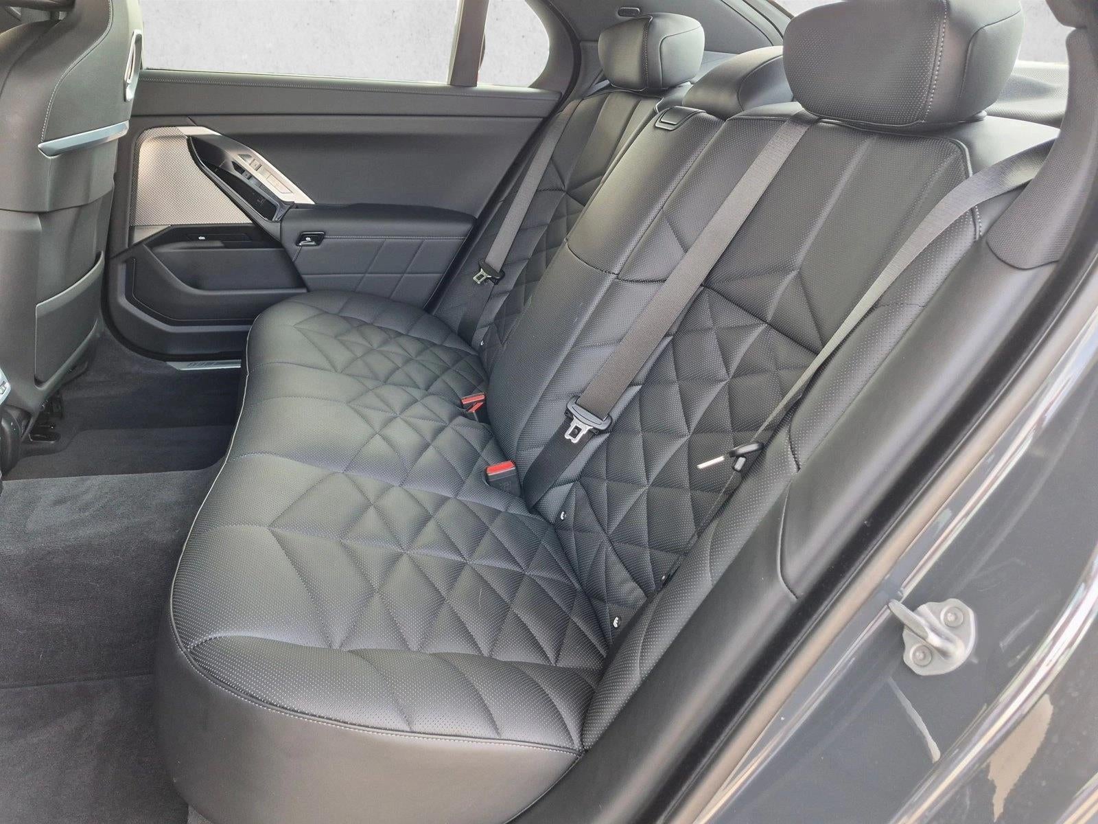 2024 BMW 740i Sedan