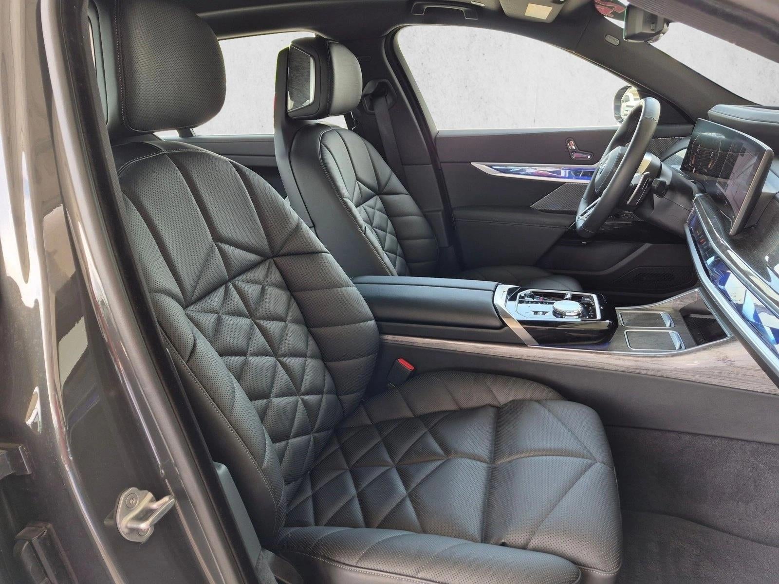 2024 BMW 740i Sedan