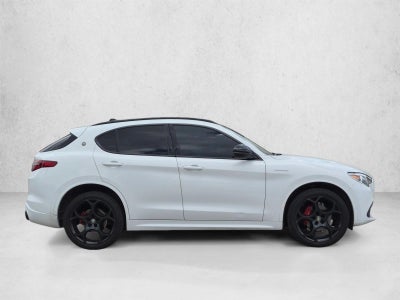 2022 Alfa Romeo Stelvio Veloce AWD
